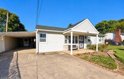 7313 Betsy Ross Dr, Louisville, KY 40272