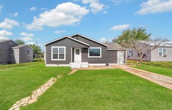 113 Central Drive, Sayre, OK 73662