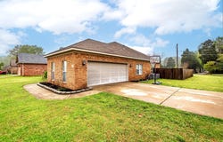 10 Blueberry Lane, Cabot, AR 72023