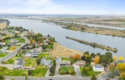 65 Snake River Dr, Burbank, WA 99323