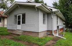 16 E Hyde Park Avenue, St Joseph, MO 64504