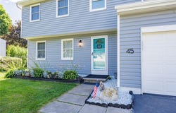 45 Coachlight Circle, Farmington, NY 14425