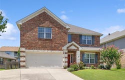 2904 Shoreline Drive, Burleson, TX 76028