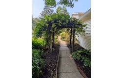 815 ELIZABETH Lane, Erie, PA 16505