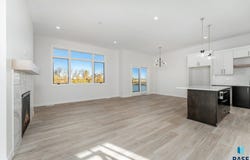 8600 W Shoreline Pl, Sioux Falls, SD 57107