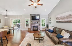 1605 W Girard Avenue, Indianola, IA 50125
