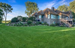 1004 Wynstone Dr., Jefferson, SD 57038