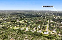 829 Redwood Avenue, Rockport, TX 78382