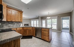 1320 Crosspoint, Conway, AR 72034