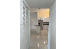 907 NE 199th St, Miami, FL 33179