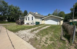102 E GROVE Street, Streator, IL 61364