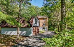 126 Fawn Lake Drive, Hawley, PA 18428