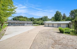 11303 W Drive N, Bellevue, MI 49021