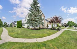 1028 Woodfield Lane, Brunswick, OH 44212