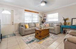 7002 NW 95th Ave, Tamarac, FL 33321