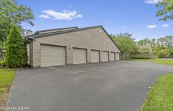 10405 Trotters Pointe Dr, Louisville, KY 40241