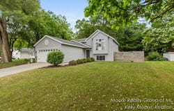 410 S CEDAR STREET, GREENVILLE, MI 48838