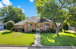 3630 Ridgewood Drive, Grand Prairie, TX 75052