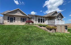 203 Heritage Crossing SE, Sugarcreek, OH 44681