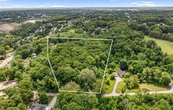 41 dexter rock Road, Lincoln, RI 02865