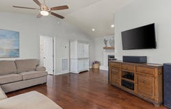 109 A C Curry, Muscle Shoals, AL 35661