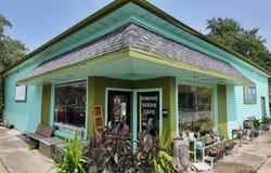1253 S IRWIN Avenue, GREEN BAY, WI 54301
