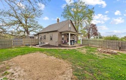 3802 Tipton Road, Muscatine, IA 52761