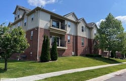 5656 Flagstaff Pines Dr, Shelby Twp, MI 48317
