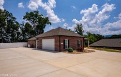1916 Griffitts Mill Circle, Maryville, TN 37803
