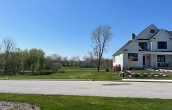 1270 Monterey Drive, Chesterton, IN 46304