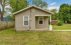 1015 N Newton Avenue, Springfield, MO 65802