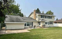 3454 Outer Dr, Hibbing, MN 55746