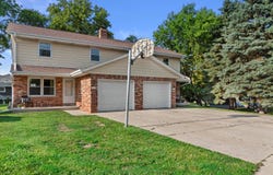 2712 Welsh Ct, Waukesha, WI 53188