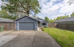 209 E NORTH St, Newberg, OR 97132