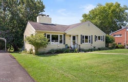 222 Northeast Stonewall Heights, Abingdon, VA 24210