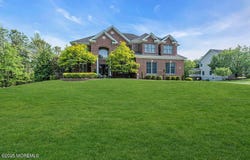15 Lakeside Drive, Jackson, NJ 08527