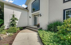 6260 Coldstream Drive, Highland Heights, OH 44143