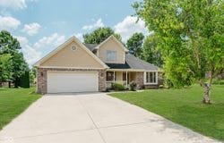 93 Park Forest Drive N, Whiteland, IN 46184