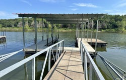 25795 Canyon Drive, Hermitage, MO 65668
