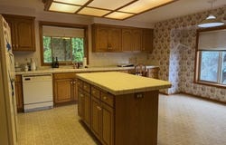 1344 REGENCY Dr, Eugene, OR 97401