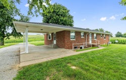 8786 State Route 758, Clay, KY 42404