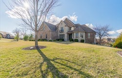 19863 Jared Drive, Bloomington, IL 61705