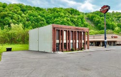 368 South Mayo Trail, Pikeville, KY 41501