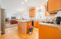 52 Quarry Lane, Hamden, CT 06518
