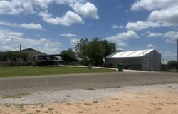 1109 Ashley Avenue, Llano, TX 78643
