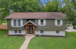 101 Manor Drive, Belton, MO 64012