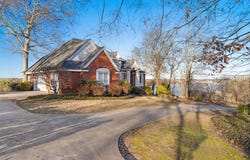 108 Holland Dr, Sheffield, AL 35660