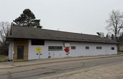 130 Washington Avenue, Iron River, MI 49935