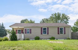 320 BASSETT AVENUE, NEW CASTLE, DE 19720