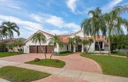 355 Coconut Cir, Weston, FL 33326